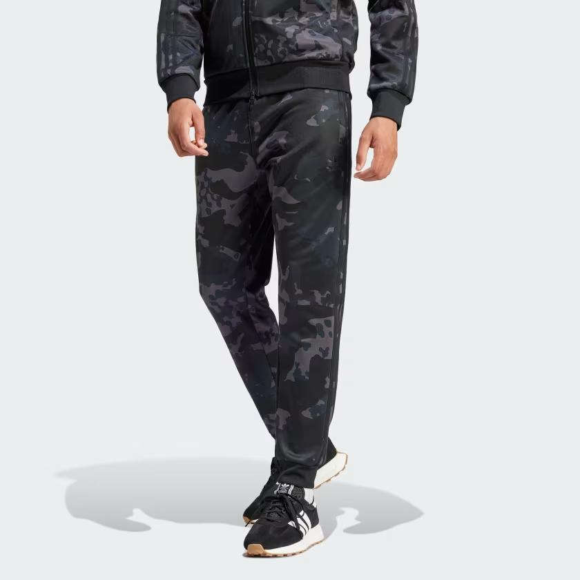 Adidas Pantalones de chándal SSTR de camuflaje negros para hombre