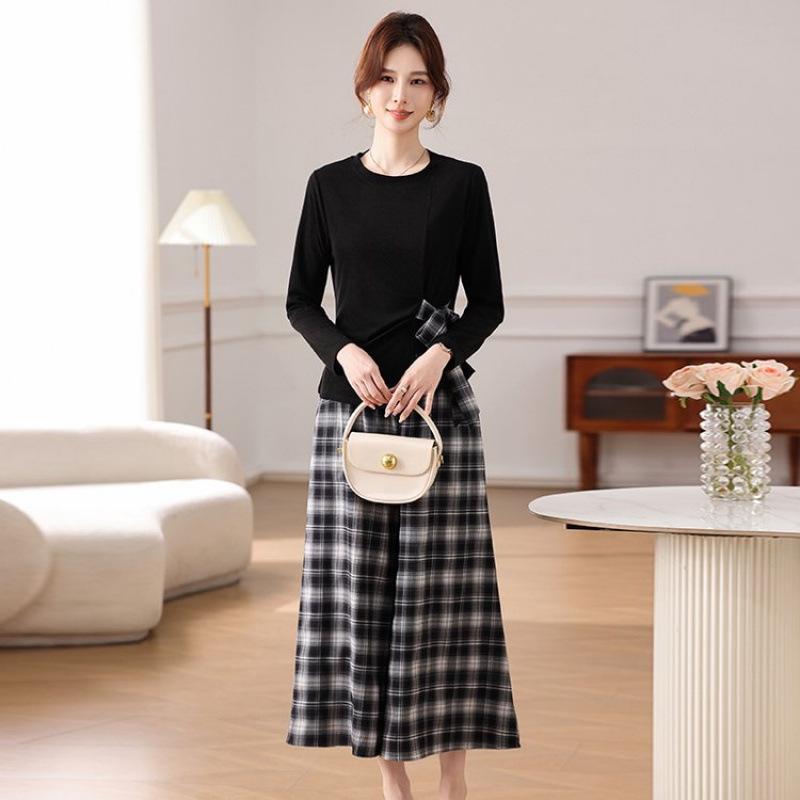 

Elegant Spring Suit Set for Middle-Aged Women: Long Sleeve Top & Plaid Trousers Two-Piece. 2XL [Suggest 105-120 kg]