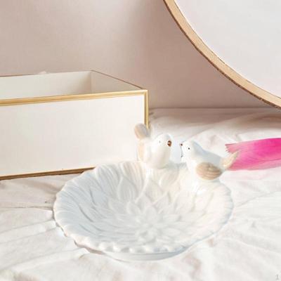 12.8cm Round Porcelain Earrings Jewelry Tray Business Cards Holder with 2 Birds Statues for Birthday