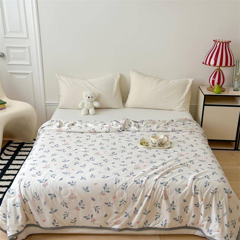 Pink Flower Pattern Quilt Breathable Comfortable Air-conditioning Quilted Quilt Skin-friendly Multi-functional Thin Blanket
