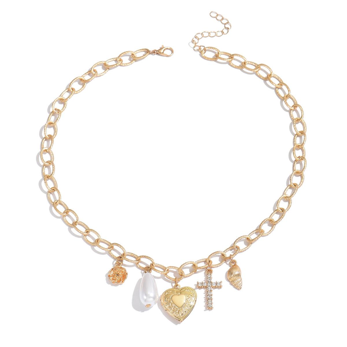 

European and American fashion sweet love flower pendant necklace niche temperament diamond cross metal necklace