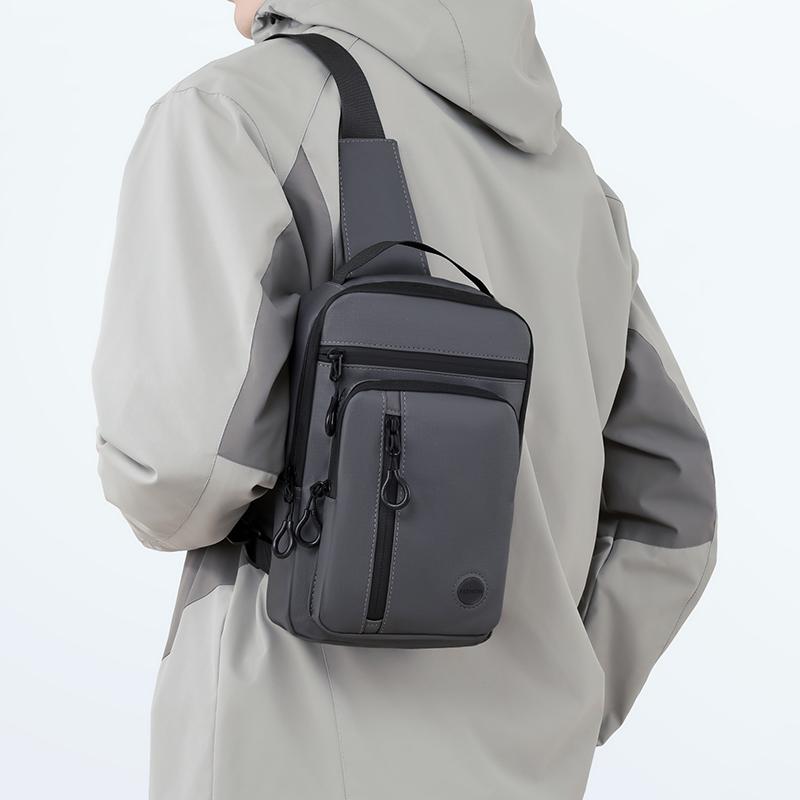 Men's Chest Bag Multifunctional Lightweight Large Capacity Commuting Nylon Outdoor Crossbody Bag