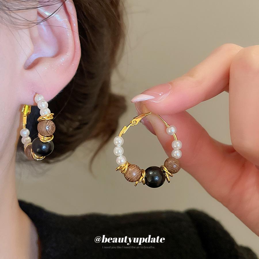 Silver Needle Faux Pearl & Wood Beaded Ear Hoops - Autumn/Winter High-End Niche Earrings for Women