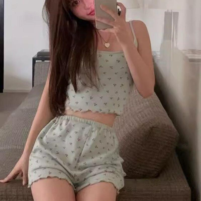 Women's Live Broadcast Padded Camisole Pajama Set: Wearable Outdoors, Lapel Vest & Shorts, Thin Two-Piece Homewear, Cotton-Feel.