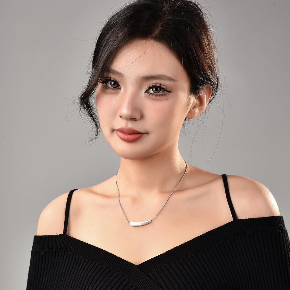 Pendant Geometric Chic Necklace For Women With Snake Chain And Hypoallergenic Steel Titanium