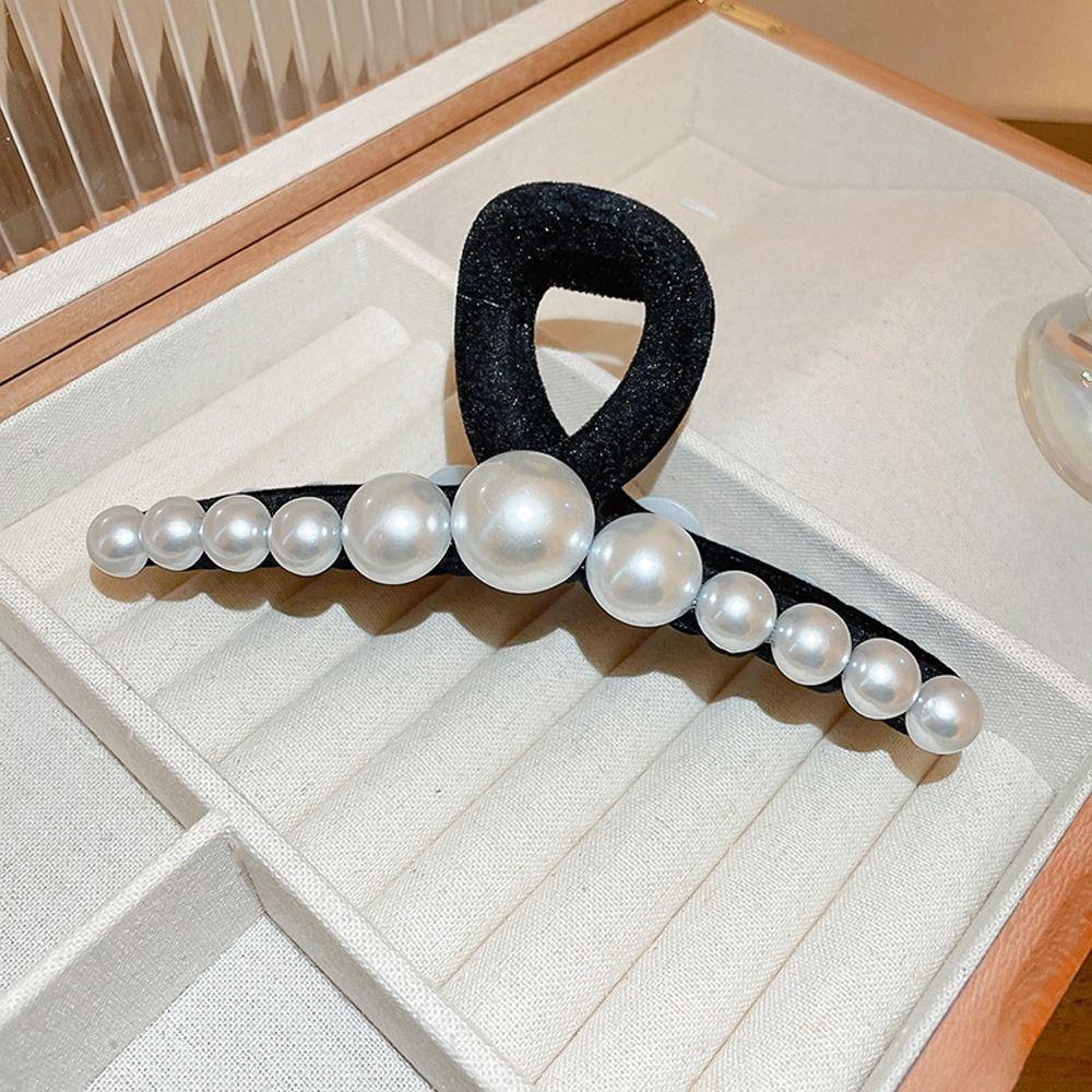 

Winter Hair Claws Hairgrip New Headwear Velvet Pearl Hair Claws Korean Hair Clips Women Shark Clip