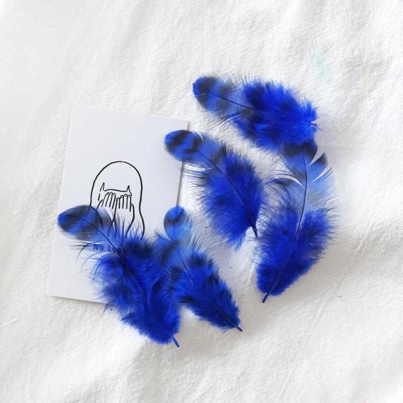 50 ks Barevná modrá a bílá dámská pírka, Vlasové doplňky, Kočičí tyčka DIY Ručně vyráběné materiály, Ozdobné doplňky k tanečním oděvům