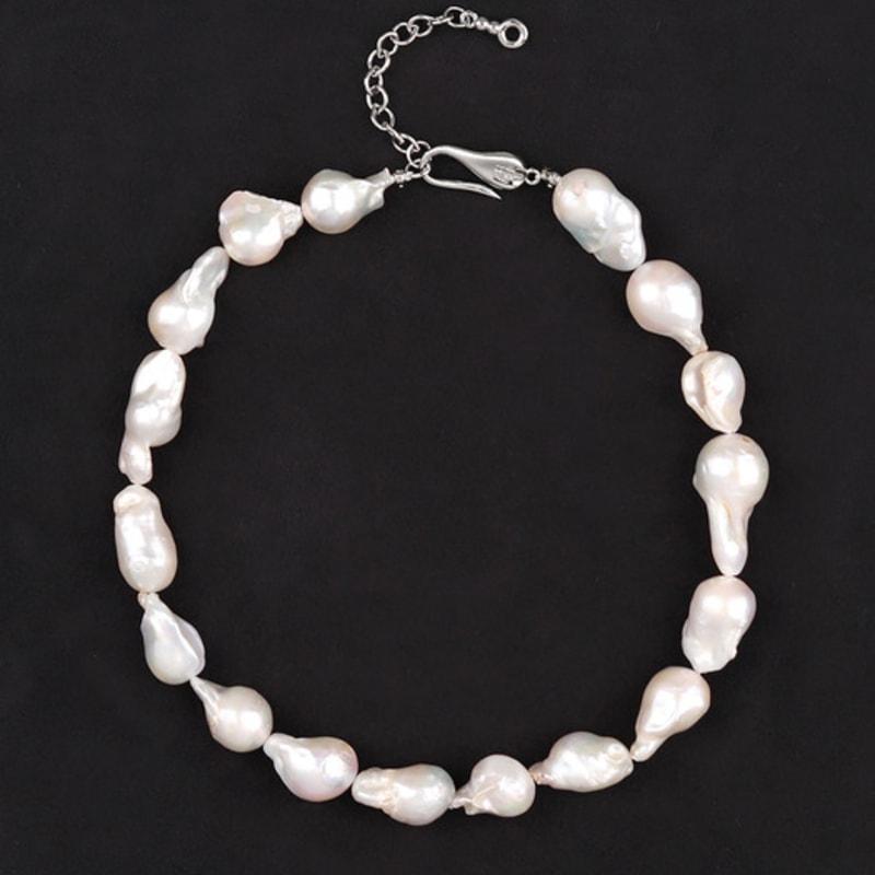 Lowool Queen Pearl Necklace