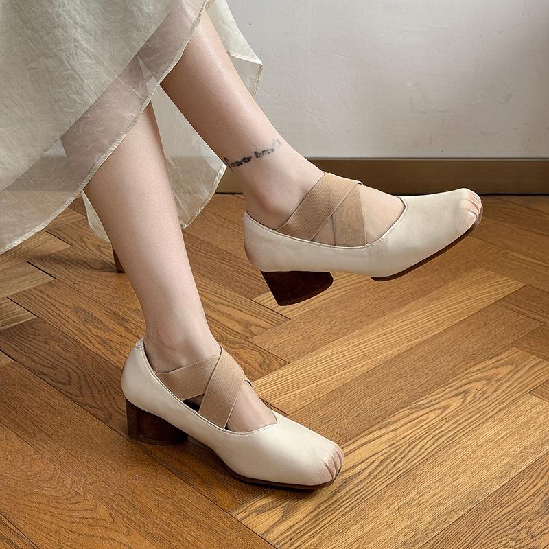 French Medium Thick Heel Ballet Mary Jane Women's Shoes Small Leather Shoes Women's 2025 New High Heels Pig Nose Shallow Mouth Single Shoes