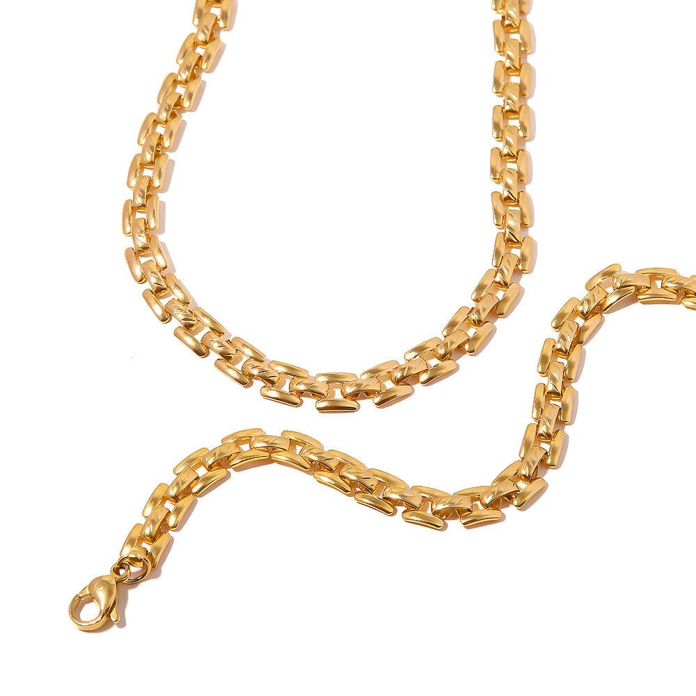 European and American Geometric Hollow Titanium Steel Necklace Women's Street Hip-hop Exaggerated Short Temperament Trend Does Not Fade