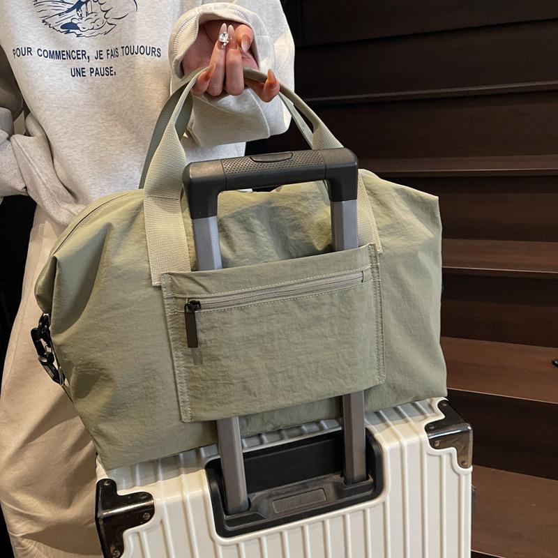 Short-haul general travel bag, simple business trip boarding bag, trendy fitness yoga bag, Hong Kong style commuter messenger bag