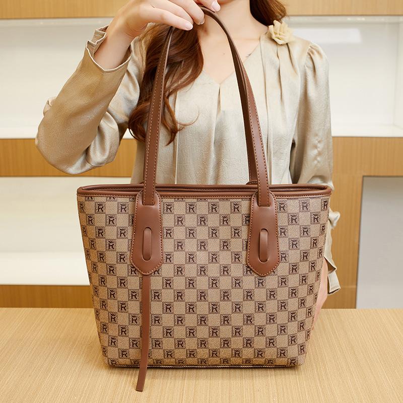 Tote Bag Women's Underarm Bag Women's Bag Large Bag Shoulder Bag Printed Letters Retro Large Capacity Handheld Commuting Bag