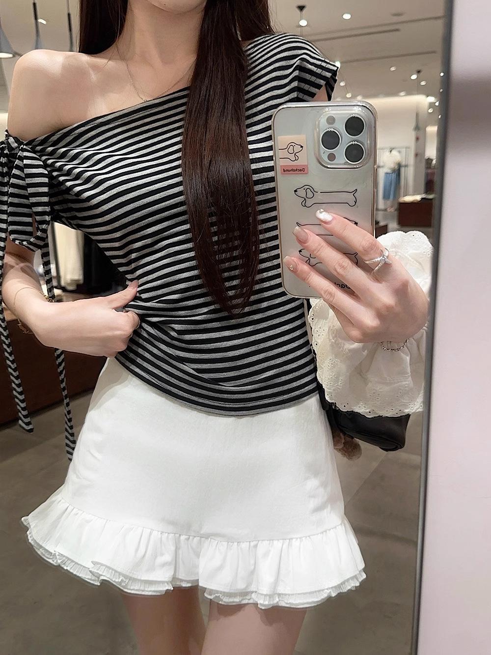 

Pure desire style bow strap slanted shoulder striped T-shirt women s summer design sense slim and thin Spice girl off-the-shoulder top S