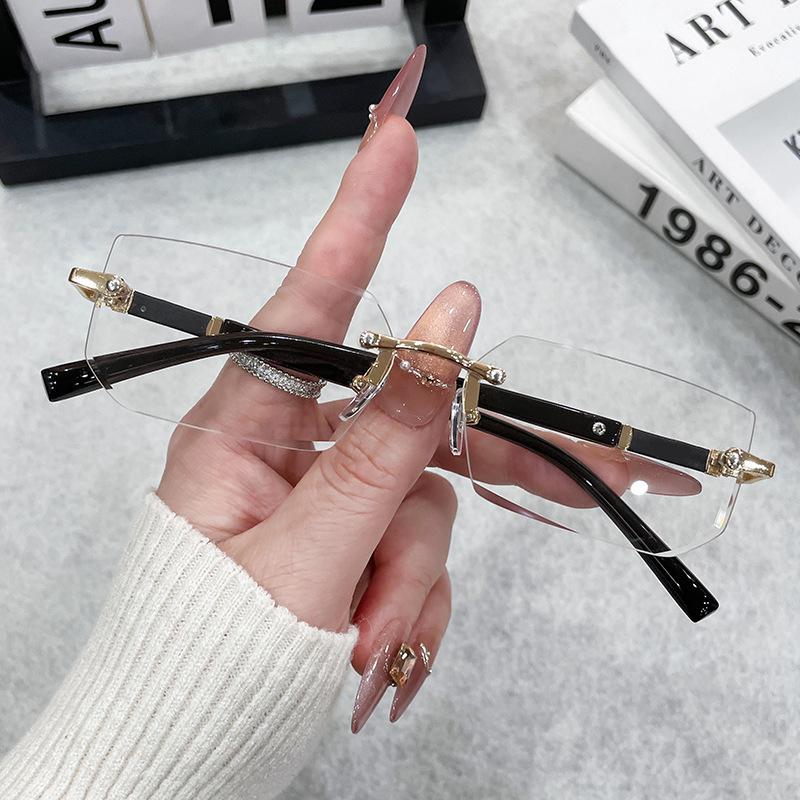 Vintage Square Sunglasses For Women Men Rectangle Sun Glasses Female Frameless Eyewear Oculos De Sol for Male Female Eyeglasses