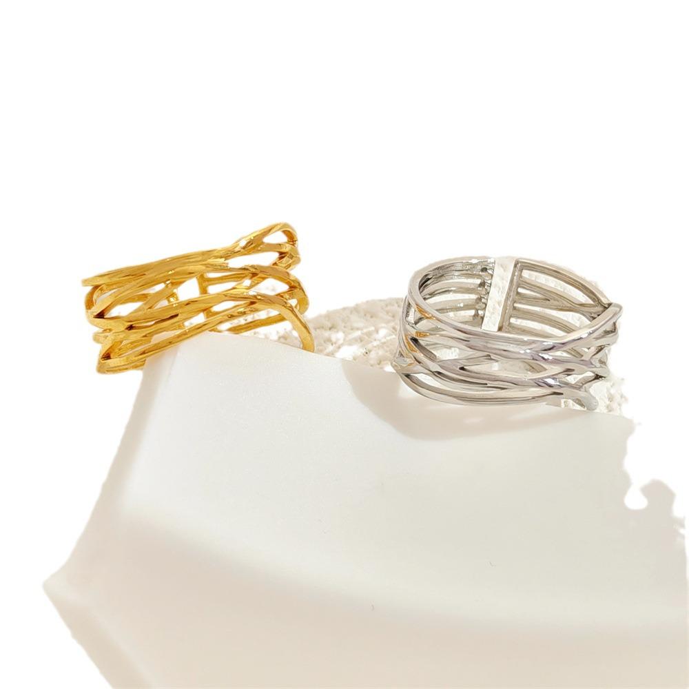 Niche 18k Gold Adjustable Stainless Steel Ring - Fashionable, Non-Fading Titanium Cutout Design