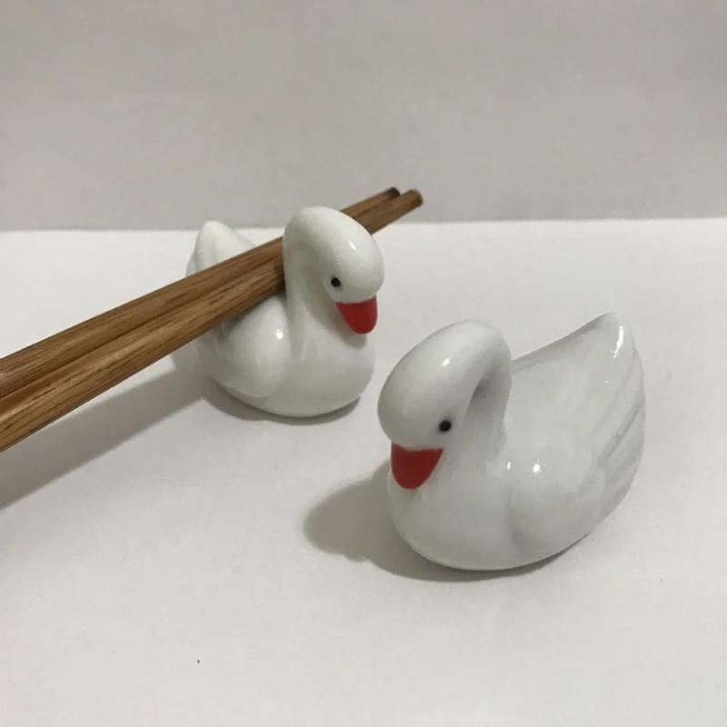 5pcs Cute Ceramic Swan Duck Chopsticks Rest Rack Stand Holder for Chopsticks Forks Spoons Holder Rack Kitchen Tableware Tools