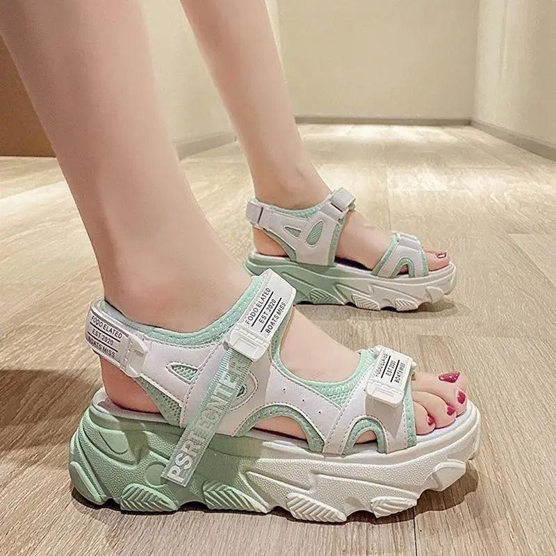 Internet celebrity muffin sandals fairy wind 2025 summer Korean version versatile Velcro platform super soft beach shoes