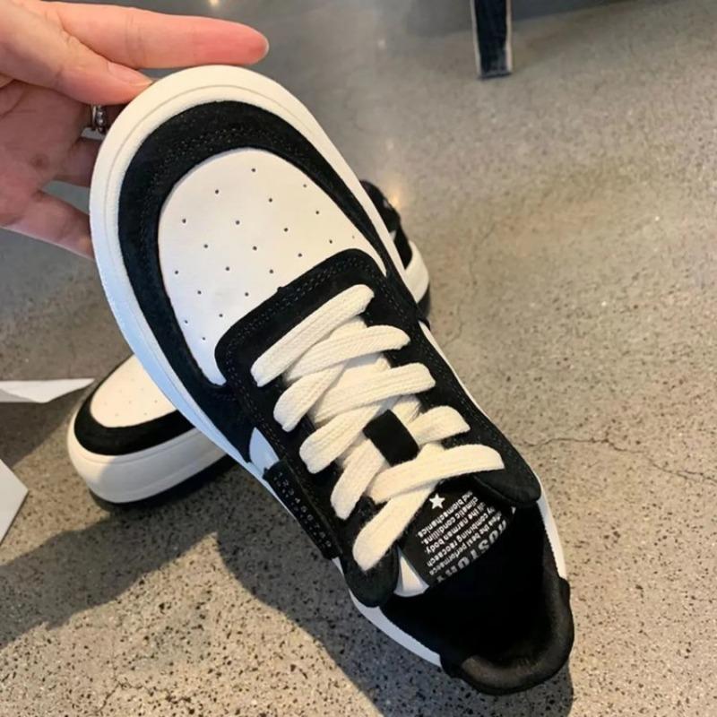 Fashion Sneakers Women Trends 2024 Black Casual Board Shoe Hong Kong Style Niche Thick Soled Small White Big Toe Bread Shoes