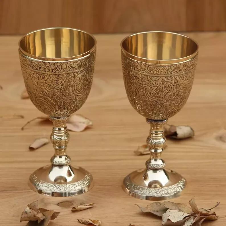 

Handmade Set Of 2 Royal King Embossed Goblet Design Brass Wine золотий