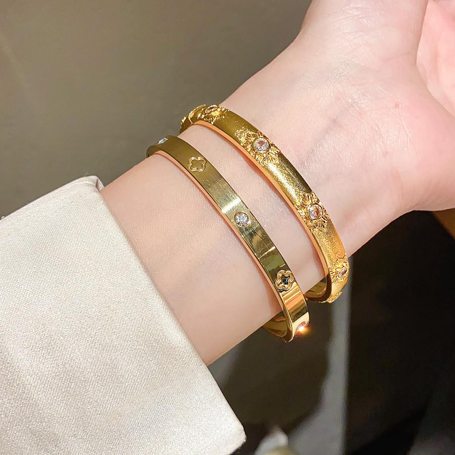 Vintage Floral Copper Bracelet With Zirconia Stones For Elegant Hand Jewelry