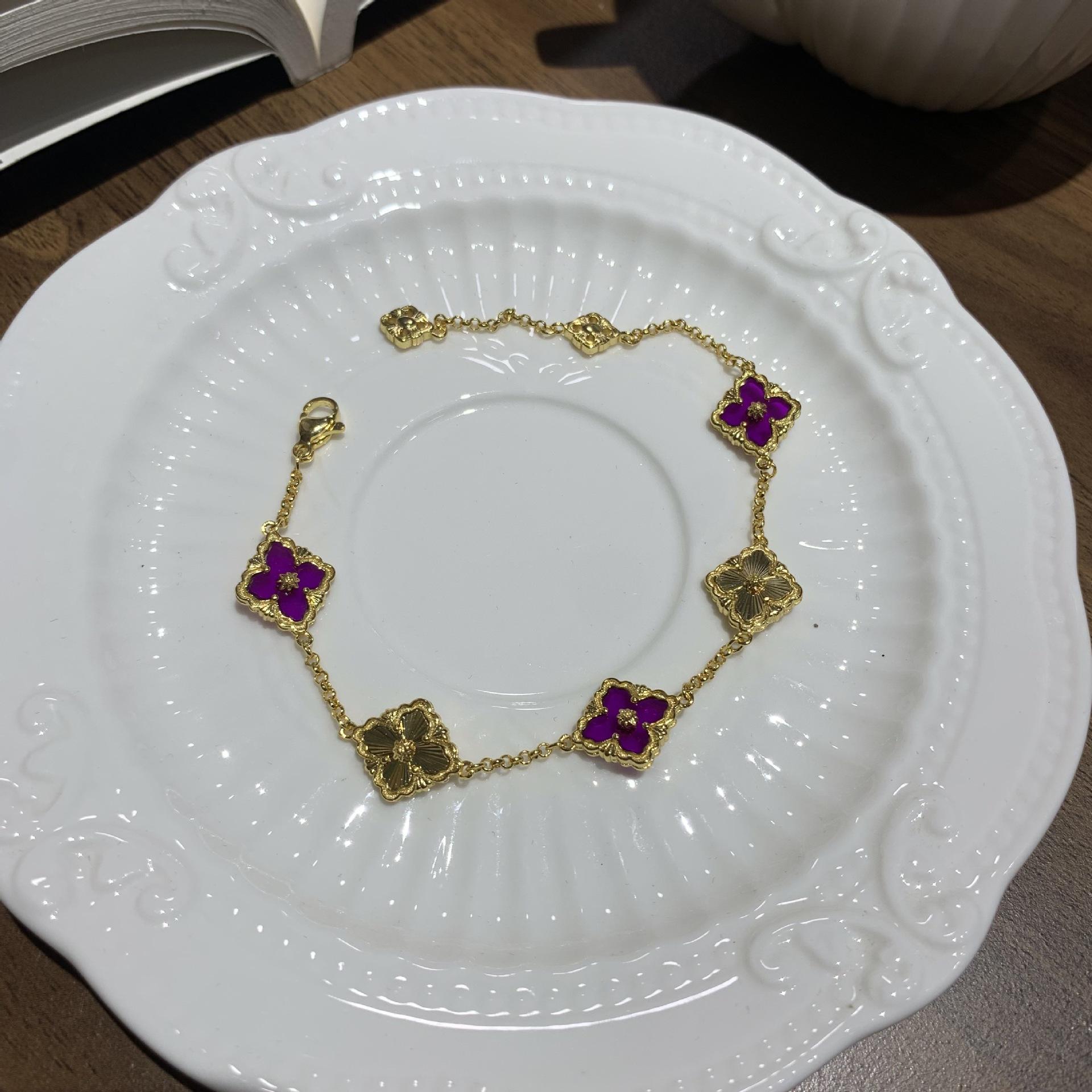 

2026 Brushed Mini Small Four-leaf Clover Five-flower Laser Bracelet Female Retro Court Style 18CM