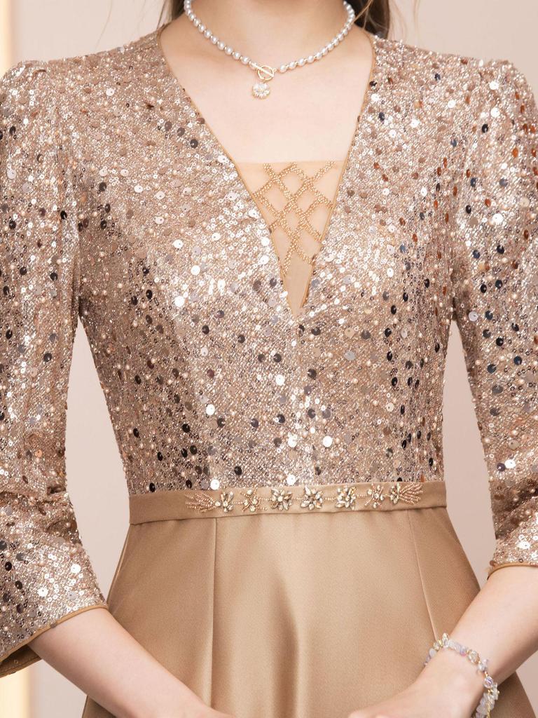 Zhilv Champagne Elegante Strass Patchwork Lange Jurk met Zeven Mouwen en Hoge Taille Rok, Lente 2026.