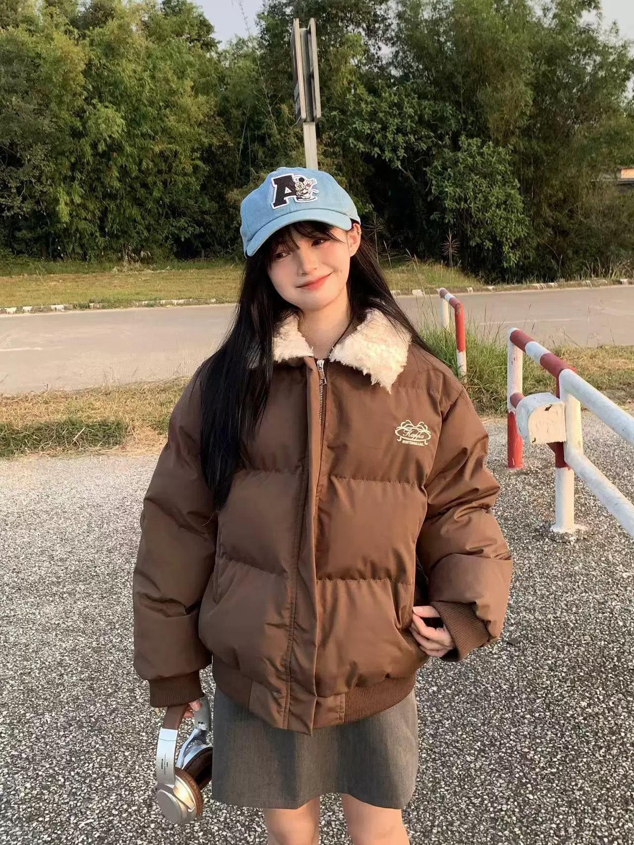 

Retro temperament lamb wool splicing fur collar short cotton-padded coat, warm and thickened in winter, not bloated cotton clothes XL (145-80kg) кофейный