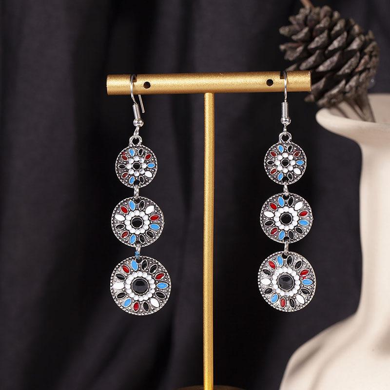 European, American and Bohemian Hollow Bead Fringed Earrings, High-end Retro Ethnic Style Earrings, Fashionable Long Earrings.