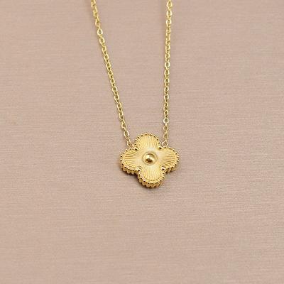 Collana Cinque Fiori Quadrifoglio in Acciaio al Titanio da Donna Ciondolo Solido Laser Catena Clavicola in Acciaio Inossidabile Gioielli
