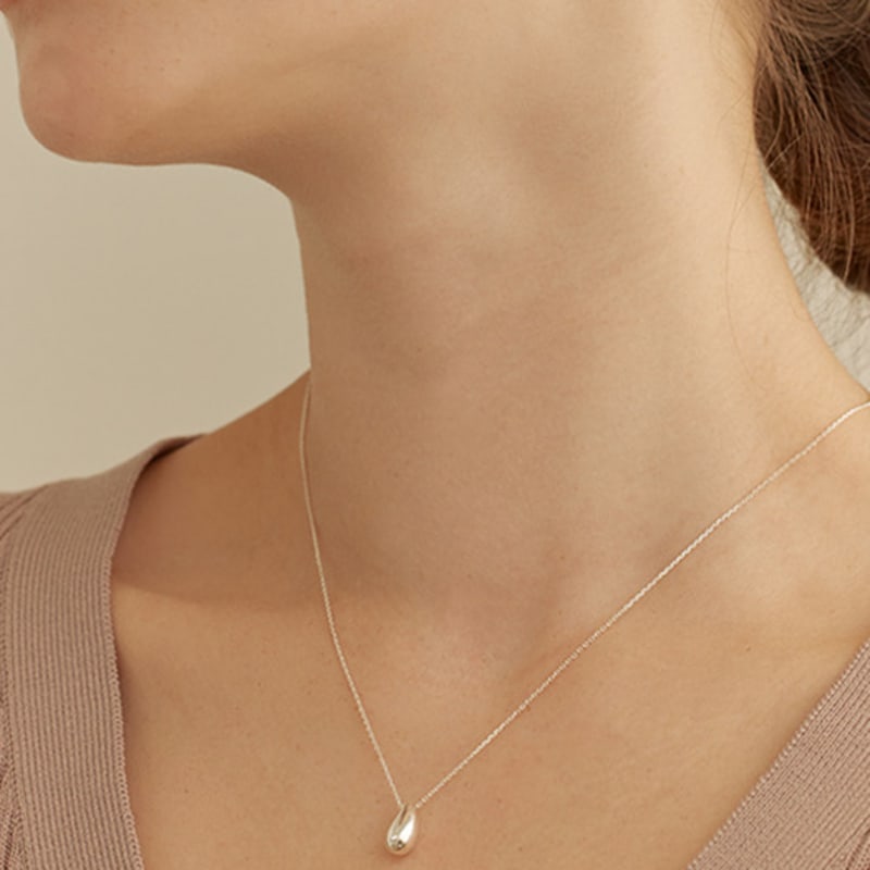 Lewe [6mm+10mm Pearl Earrings Free] Teardrop Necklace