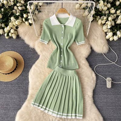 Zweiteiliges Set für Damen, Sommer, sexy, Polokragen, kurze Ärmel, Knöpfe, Strickoberteil und Mini-Faltenrock mit elastischer Taille