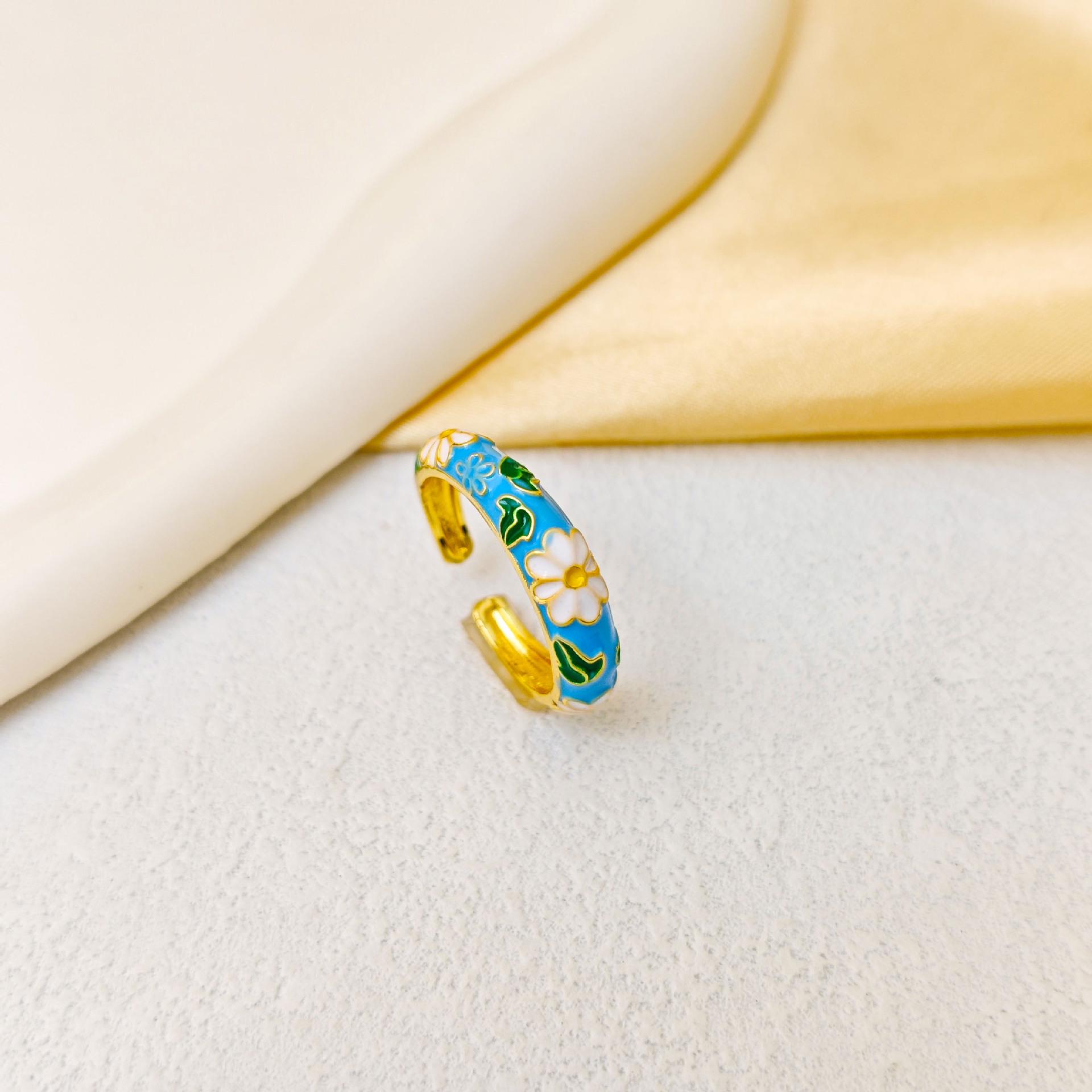 Retro Enamel Sunflower Ring: Luxurious European & American Niche Design Jewelry