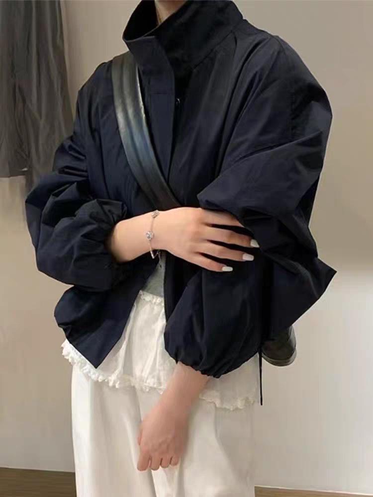 

Европейская весна 2025 Женская маленького роста Свободного кроя Куртка-ветровка на кулиске со стойкой для защиты от солнца Medium чёрный