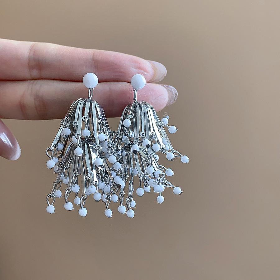 Silver Needle High-End Tassel Earrings – Elegant, Fashionable, Simple Design with a Unique Touch.