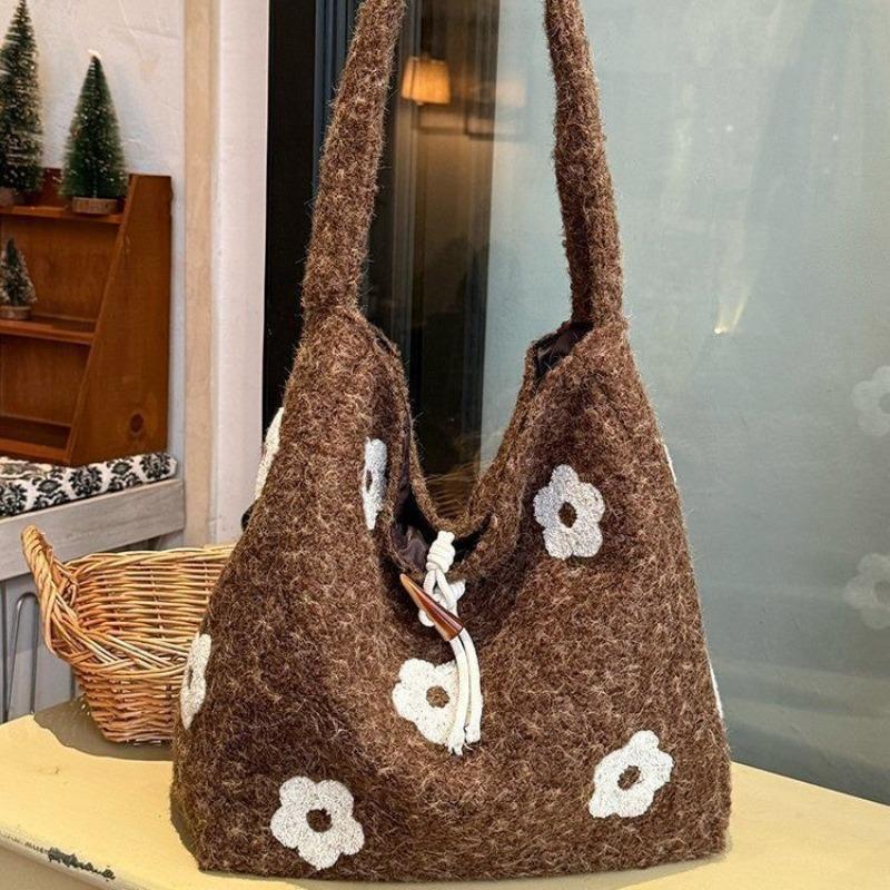 Embroidered Shoulder Bag, New Sweet and Artistic Bohemian Tote Bag