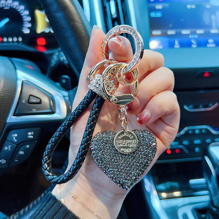 

Alloy Zinc Exquisite Heart Shaped Car Keychain With Clay Diamonds Gifts Perfect серый