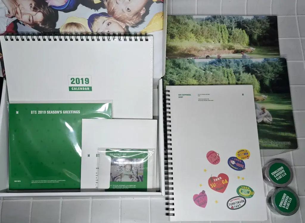 BTS (Bangtan Boys) 2019 Season Greetings Full Set with Big Baby Photo 2019 Used