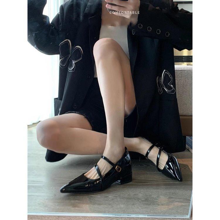 

2025 new French small man with pointed head inner height increase thick heel single shoes women s shallow mouth one-word buckle Mary Jane women s sh 35 чёрный