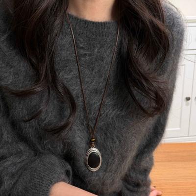High-end Retro Old Wooden Oval Pendant Winter Sweater Chain Light Luxury Necklace Women
