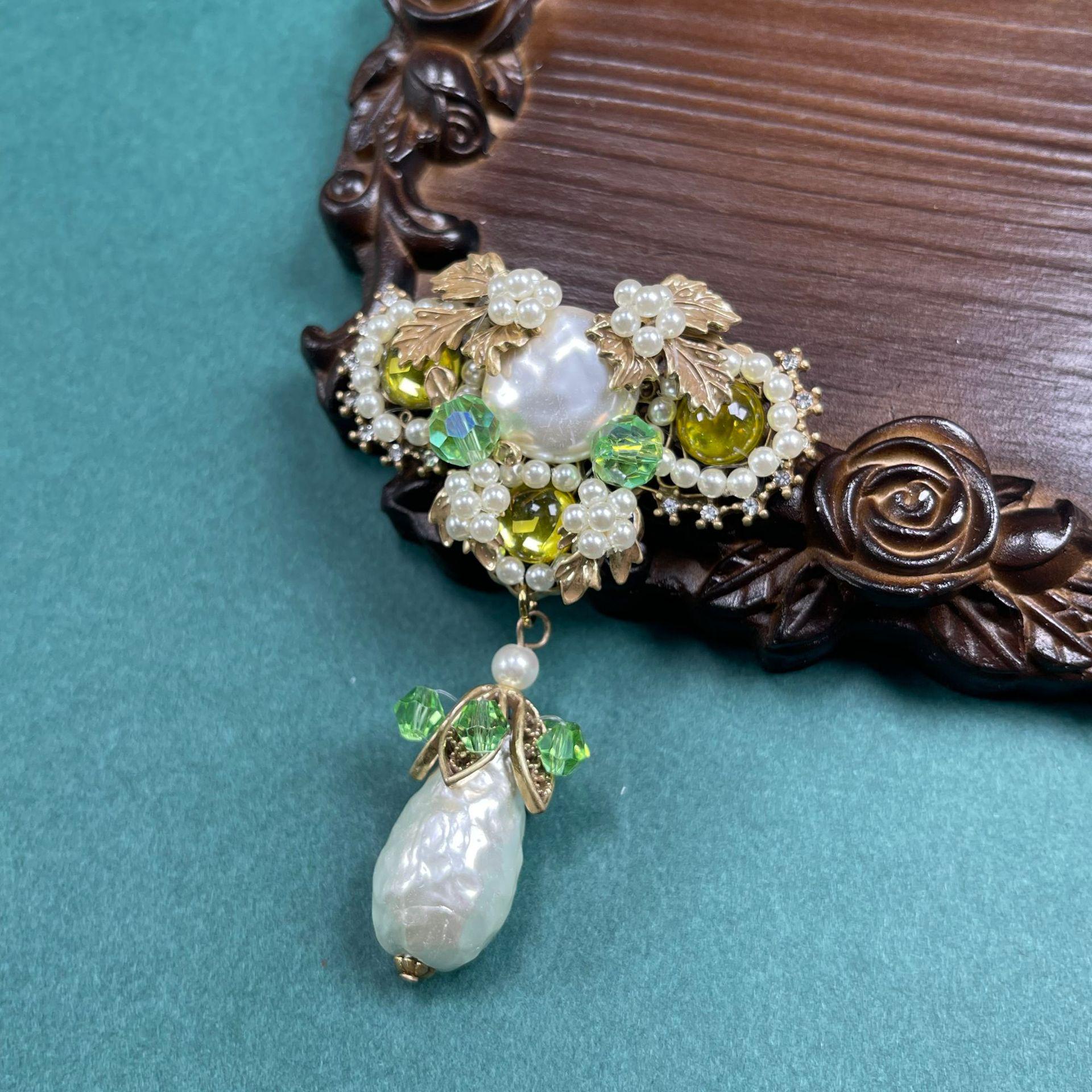 Винтажная брошь-капля ручной работы из жемчуга и бисера миюки