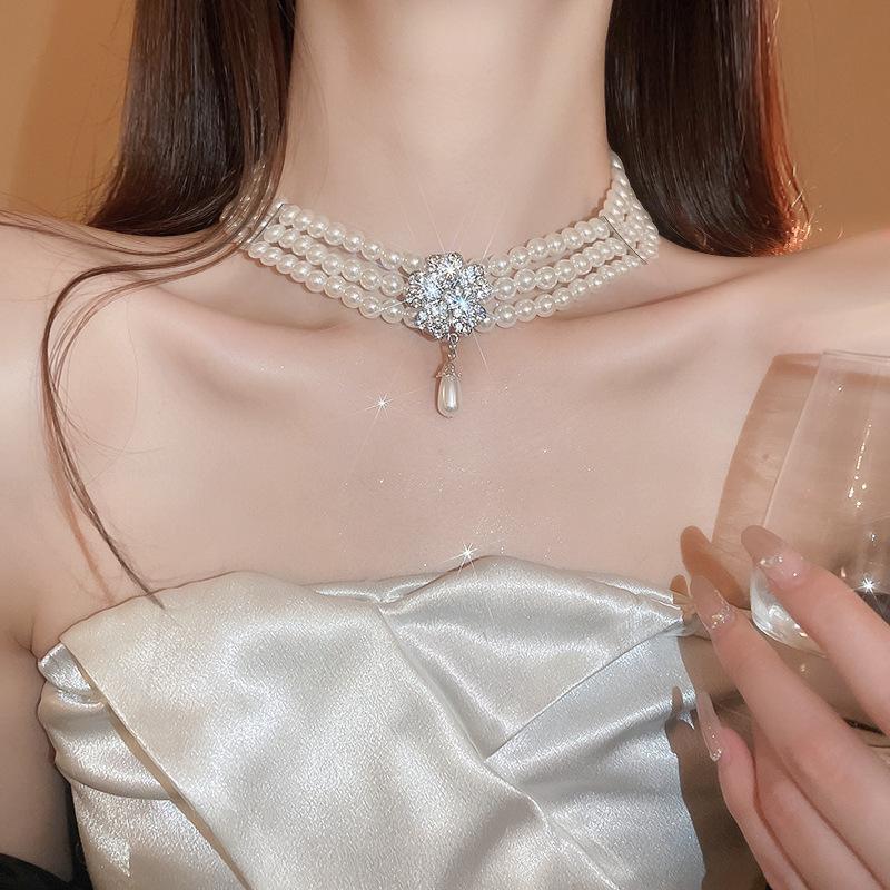 Diamond-Studded Baroque Pearl Double-Layer Necklace - Women's French Retro Clavicle Chain, High-End Fashion Jewelry.
