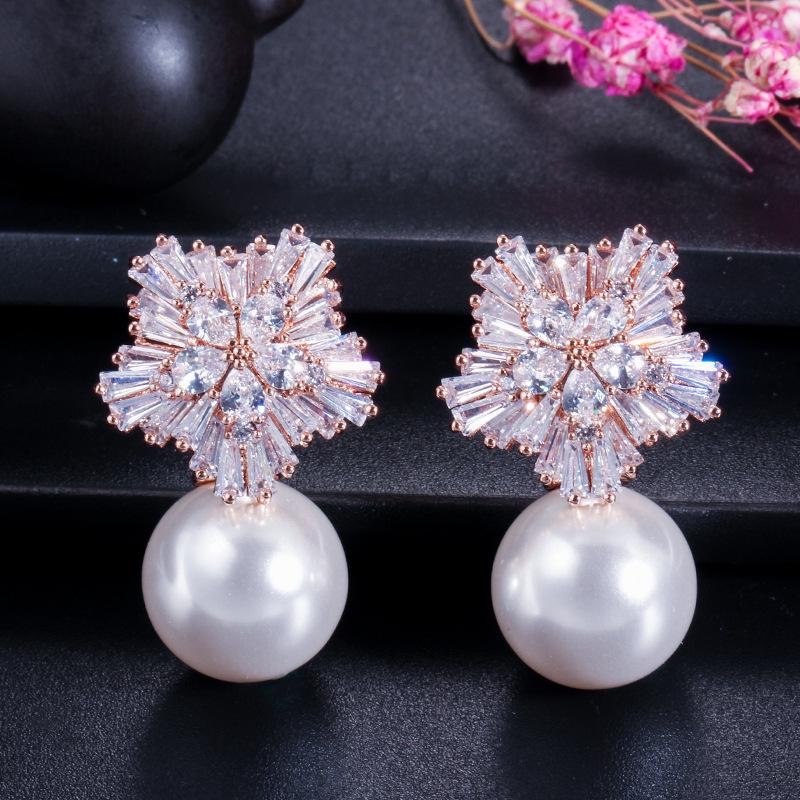 

Snow Flower Zircon Micro-Set Earrings, Stud Earrings, Shell Pearl Bridal Earrings, Dinner Party