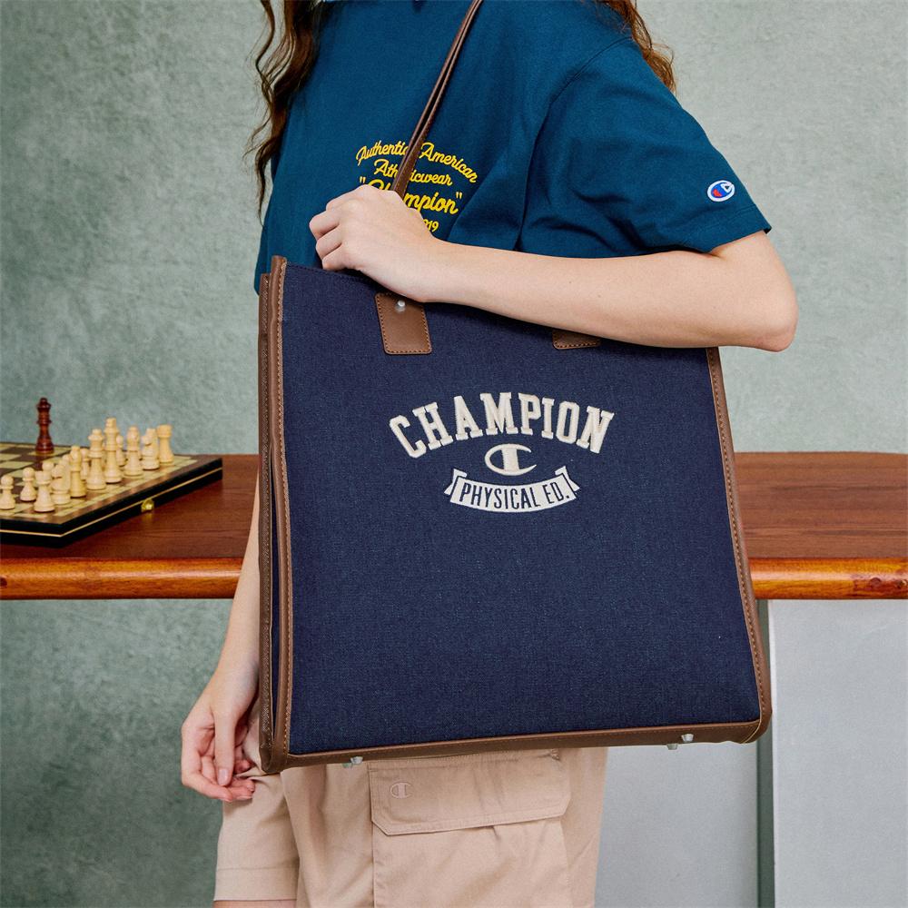 Champion FW24 Campus Tote Vintage Letter Texture Embroidered Logo Design Casual Simple Daily Commuting Fashion Versatile Unisex Shoulder Bag U4CACPU19
