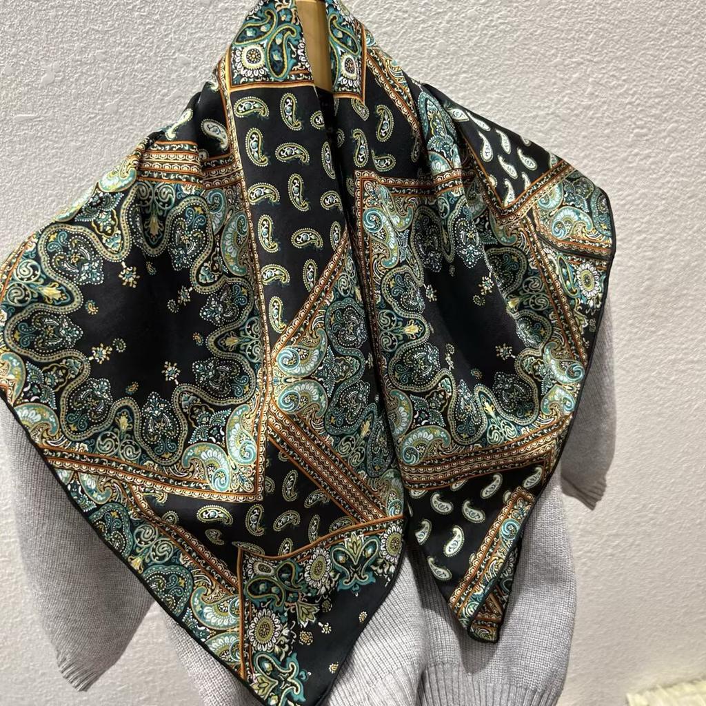 Double-Sided Silk Wool Scarf Women'S Autumn And Winter Silk Wool 70 Square Scarf Warm Dual-Purpose Women'S Versatile Temperament Air Conditioner Neck