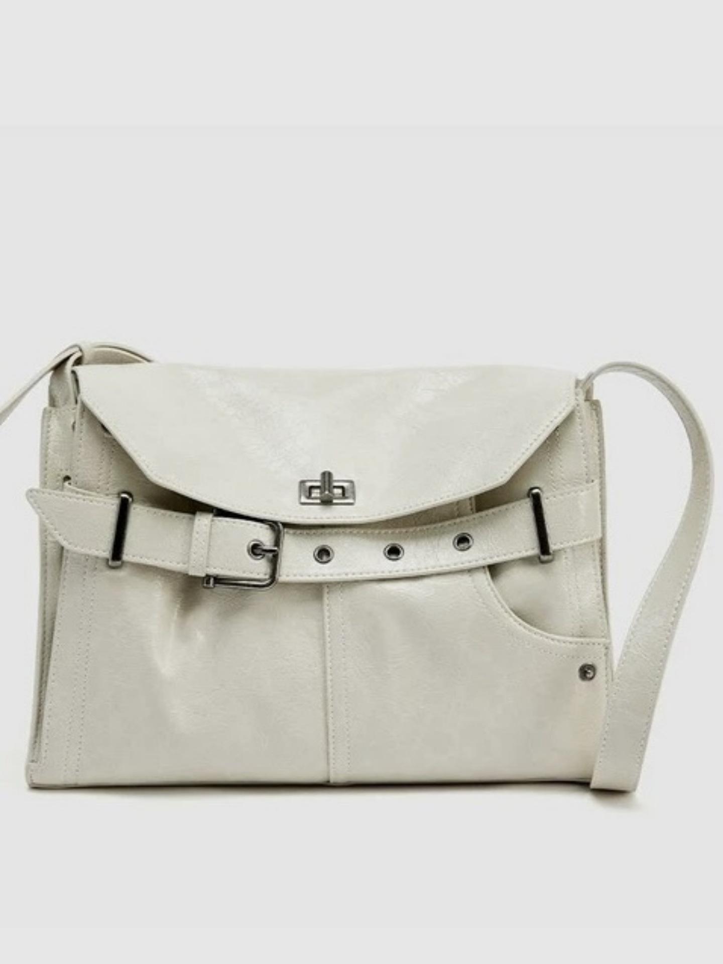 

Niche large-capacity bag, retro shoulder bag, commuting to work, large bag, underarm bag, black locomotive bag.