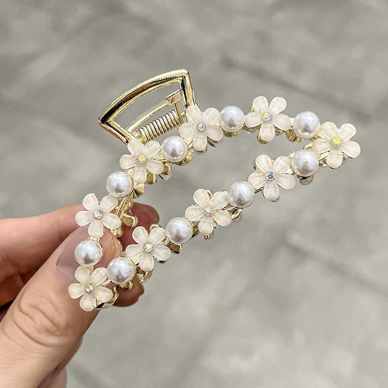 2025 New Flower Medium Grab Clip French Elegant Temperament Pan Head Hairpin Internet Celebrity Pearl Glazed Metal Hair Grab