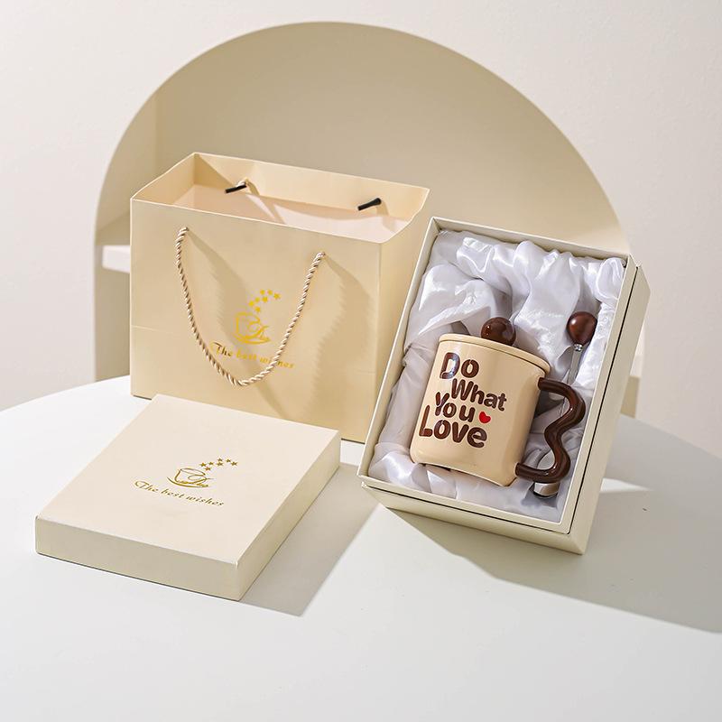 Mode Keramik Wasserbecher Kreative Haushaltstasse Paartasse Kaffeetasse mit Deckel Löffel Zum Verschenken an Freunde