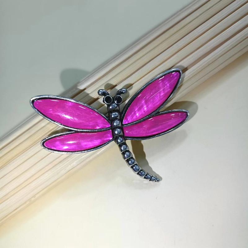 Animal Shell Brooch Pendant With Embellished Beads For Stylish Wear