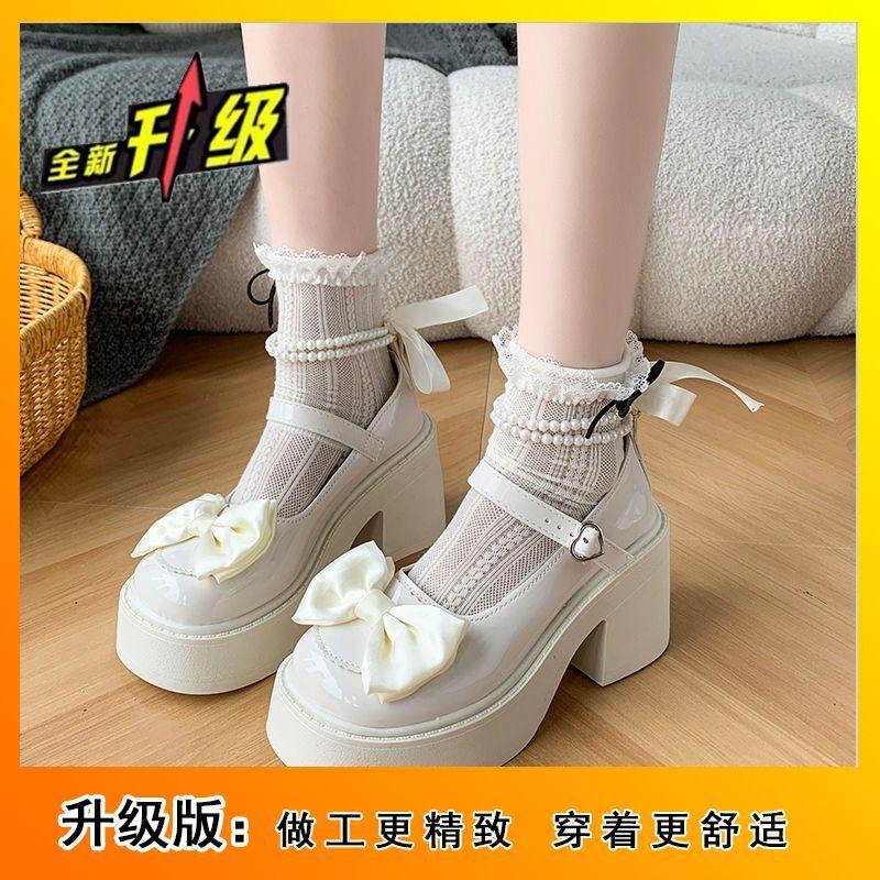 

Толстая подошва с юбкой принцесса круглый носок жемчуг маленькие кожаные туфли 2025 лето новые туфли Мэри Джейн толстый каблук высокий каблук одинарные туфли 40