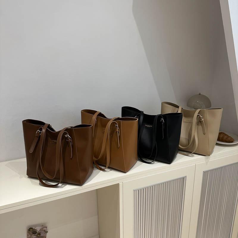 Stylish And Versatile Retro Tote Bag For Women In Chic Black Khaki And Brown Shades